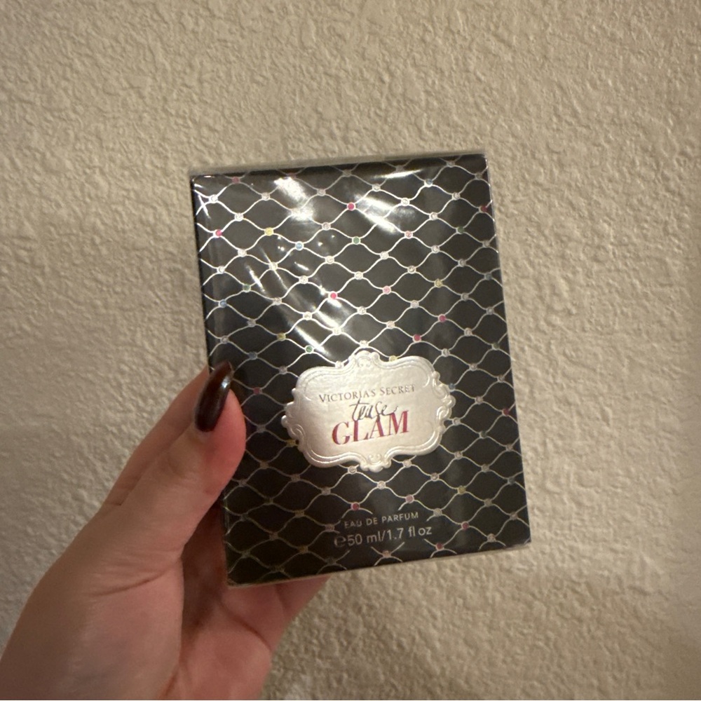 Victoria’s Secret Tease Glam Perfume 1.7 fl oz - Picture 2 of 2